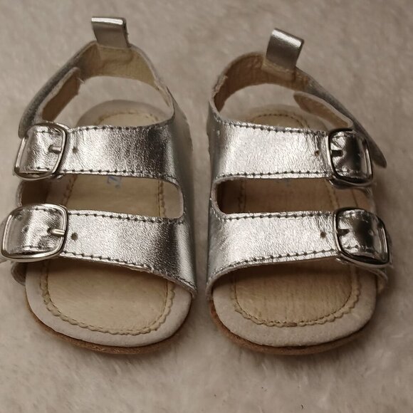 Baby Robeez Silver Metallic Leather Sandals Velcro Size 9-12 months - Picture 1 of 8